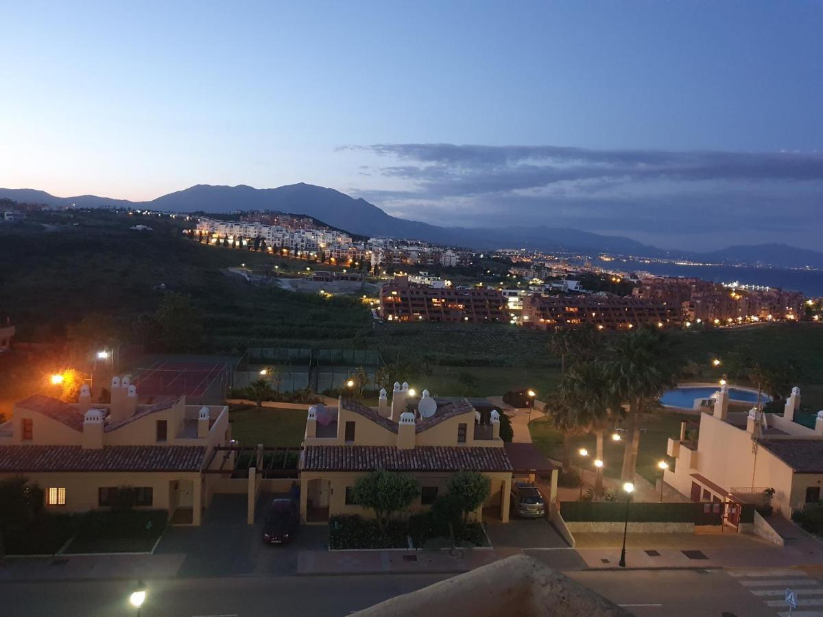 Seaview A Spectacular 3 Bed 3 Bathroom Penthouse Manilva Exterior photo